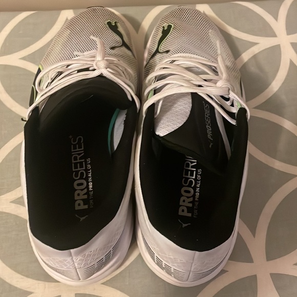 GUC Youth size 7 Puma running shoes - Picture 2 of 4